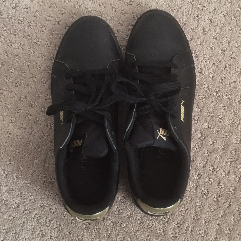 Black Puma Shoes